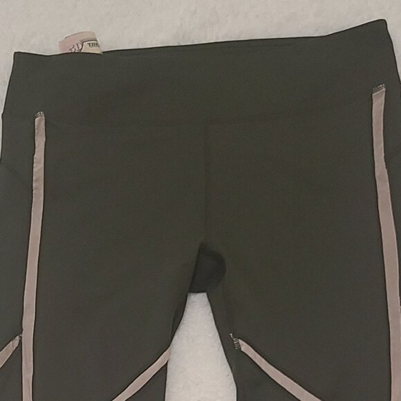 Fabletics Green/Pink Large Capris Yoga Pants - Picture 3 of 7